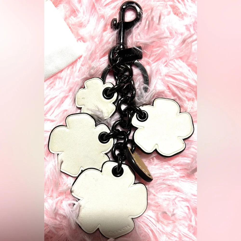 COACH TEA ROSE MIX BAG CHARM- CHALK/ELM - Picture 3 of 12